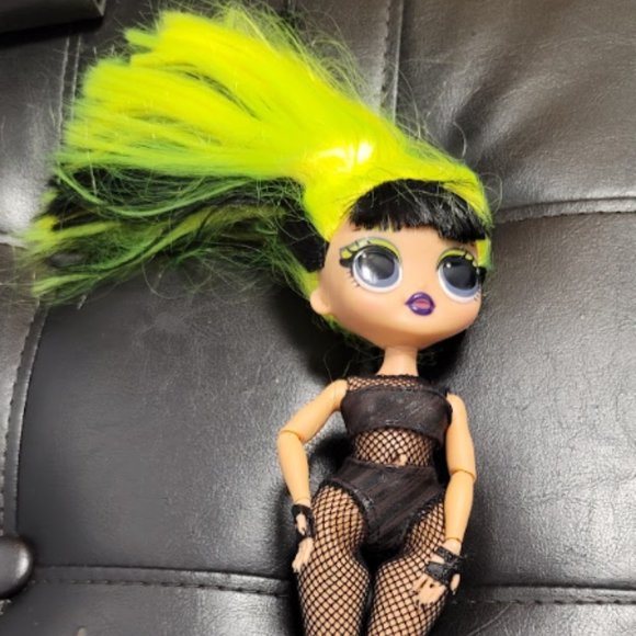 LOL Surprise OMG Remix Super Surprise Bhaddie doll rockin cute - Picture 1 of 3